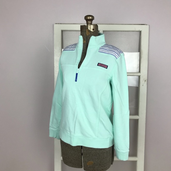 Vineyard Vines Tops - 🐳Vineyard Vines resort stripe shep shirt!!